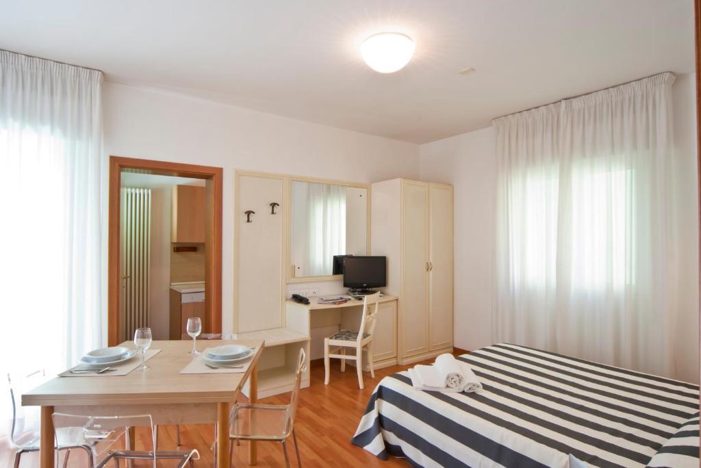 Residence Divina Rimini Oda fotoğraf