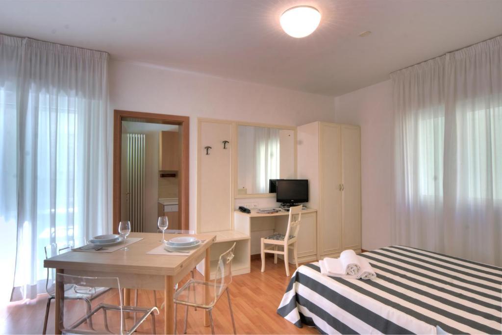 Residence Divina Rimini Oda fotoğraf